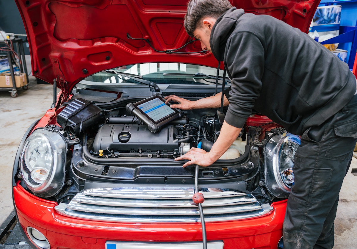 5 Key Factors Hurting Your Average Repair Order (and How Digital Vehicle Inspections Can Help)